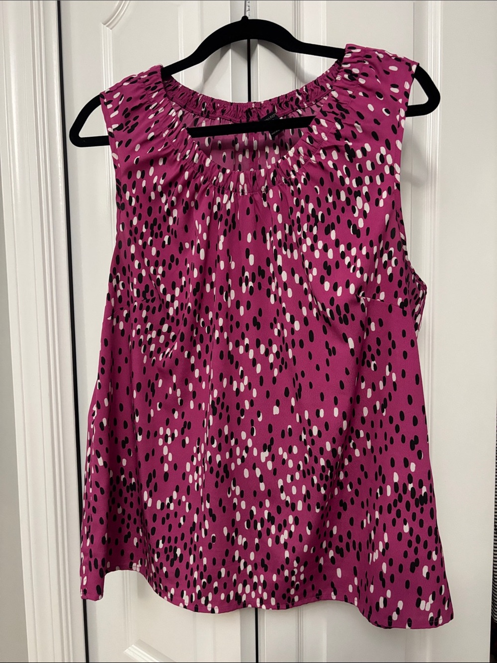 Banana Republic Fuchsia Dot Print Sleeveless Smocked Neck Top